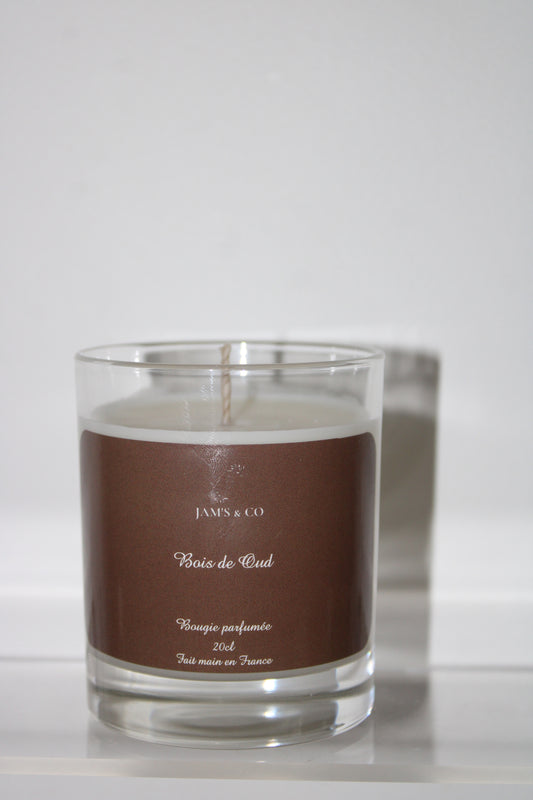 Vela de madera de oud
